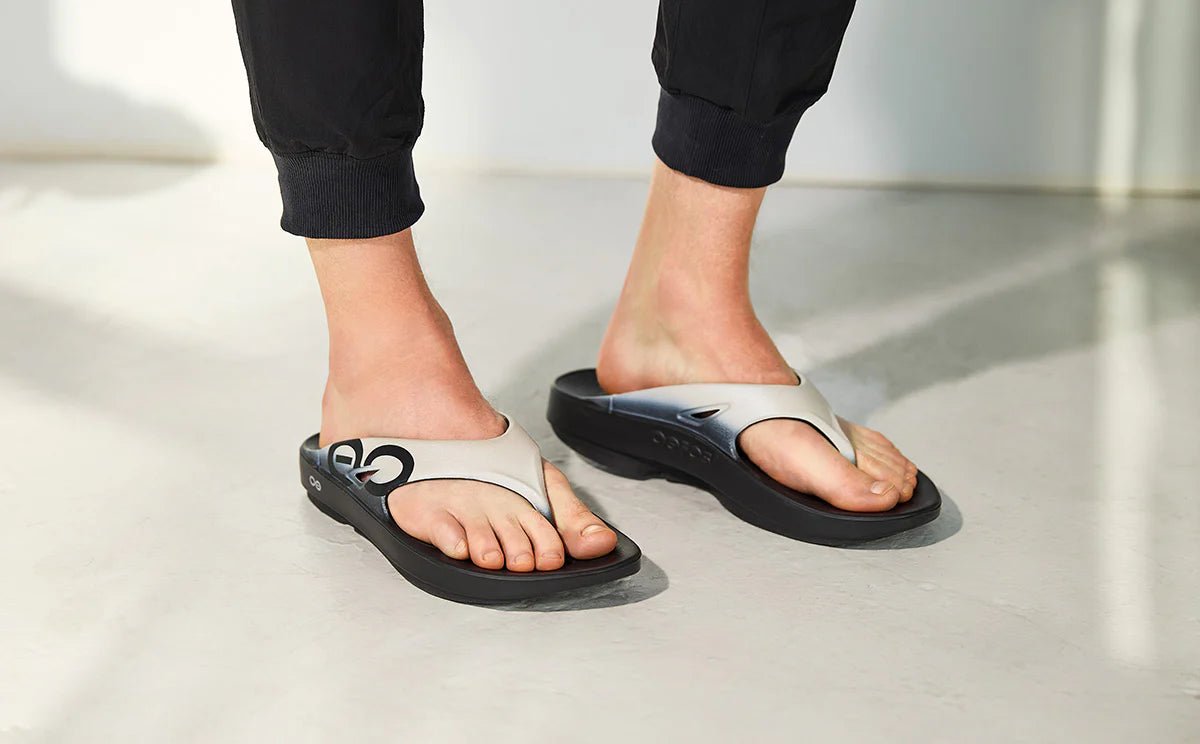 Oofos Sandals Men's OOriginal Sport Sandal - Chalk - Image 8