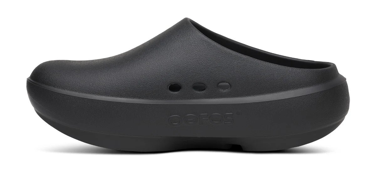 Oofos Sandals Men's Cloog PLUS Clog - Black - Image 5