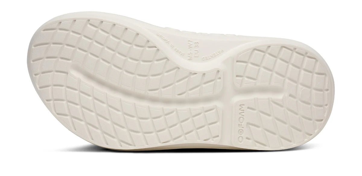 Oofos Sandals Men's OOriginal PLUS Sandal - Chalk - Image 8